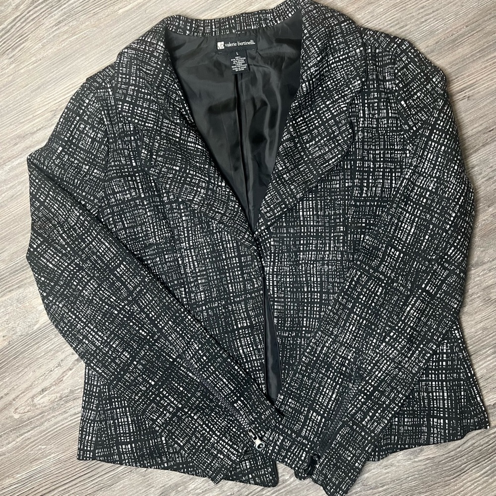 Valerie Bertinelli Black and White Patterned Blazer